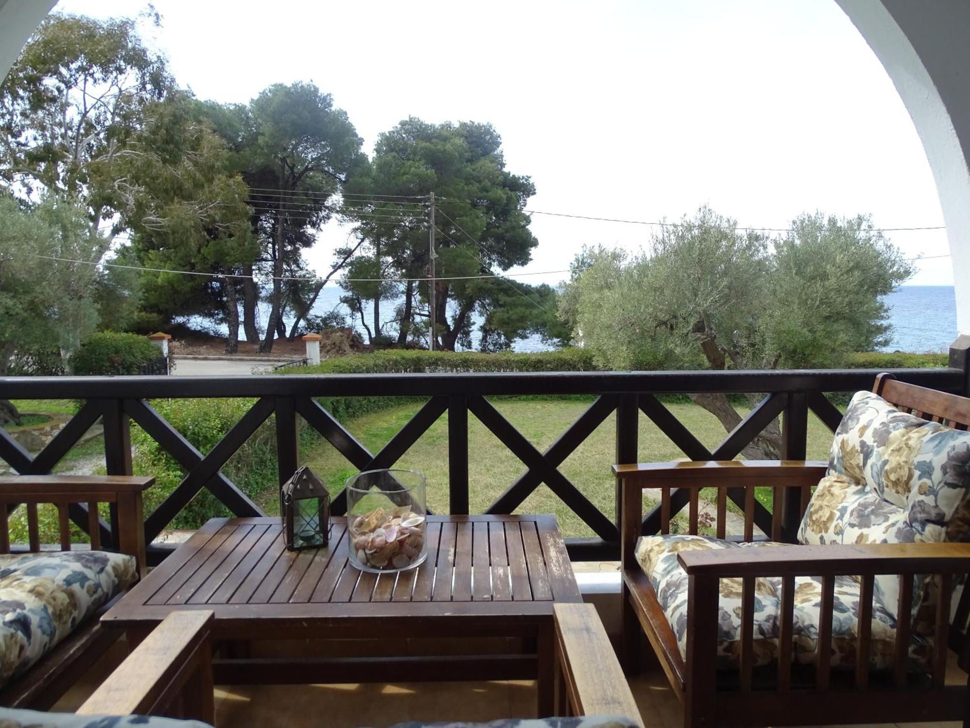 Apartment Front Of The Sea