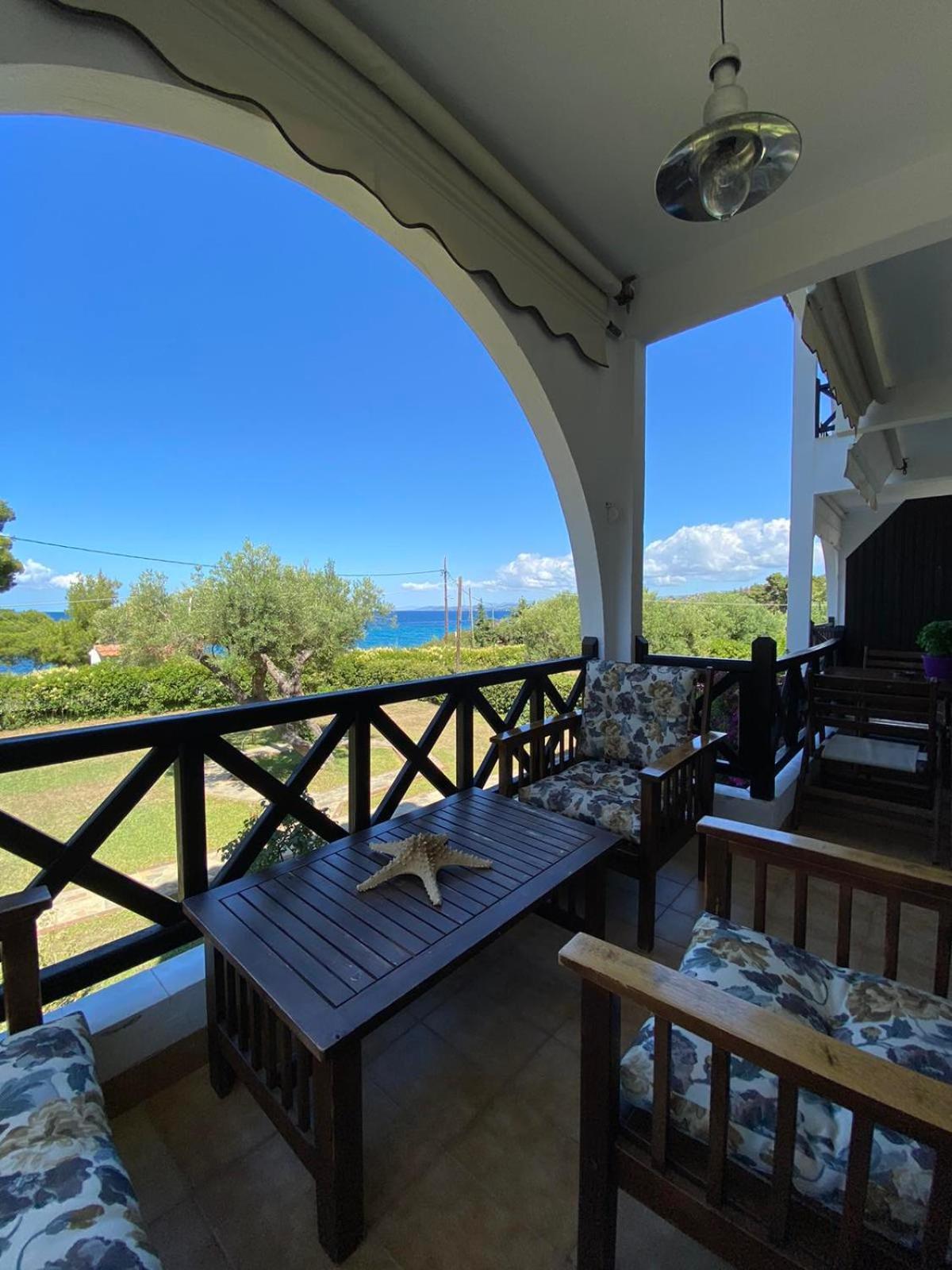 Front Of The Sea Apartment Elia Nikitis